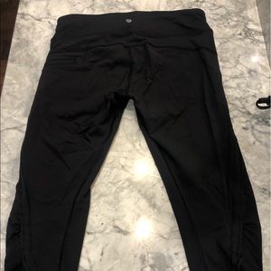 Lululemon black CUTE pants!